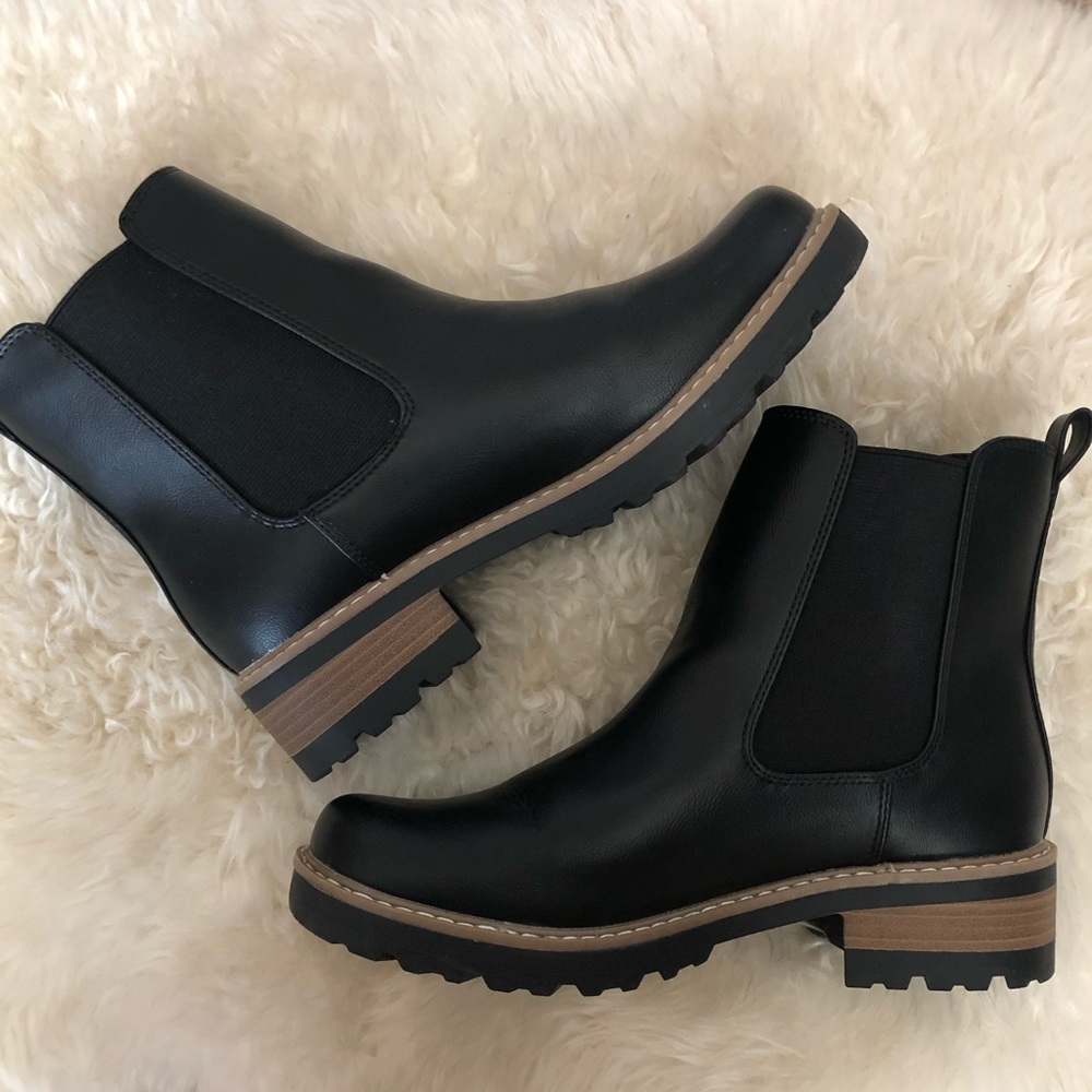 Black Chelsea Boot Universal Threads